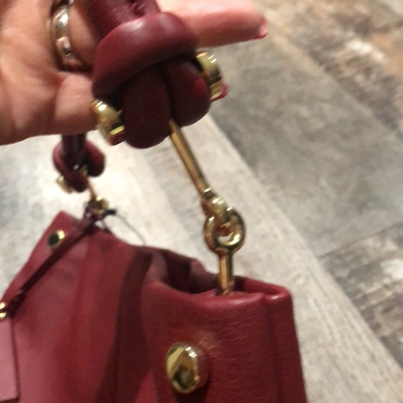 NWT Vince Camuto Shoulder Bag - Picture 4 of 11